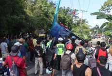 Kapolres Lahat Turun Langsung Tangani Kecelakaan Bus Al-Hijrah