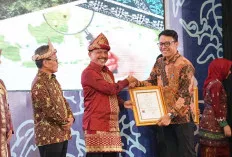 Kemenkumham Sumsel Serahkan 4 Sertifikat Merek ke FH Unsri