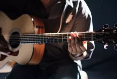 Manfaat Bermain Gitar: Meningkatkan Kesehatan dan Keterampilan Hidup