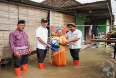 Banjir Rendam Enam Desa di Lempuing Jaya, Bupati dan Wabup OKI Gerak Cepat Beri Bantuan