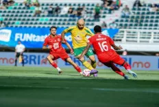 Persebaya Tersungkur di GBT, Malut United Ukir Sejarah Kemenangan  