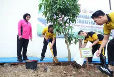 Gerakkan Penghijauan Massal, Polda Sumsel Distribusikan 10.000 Bibit Pohon ke 19 Polres Jajaran