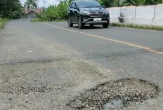 Oprit Jembatan Mulai Berlubang 