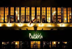 Café Batavia: Menikmati Nuansa Vintage di Kawasan Kota Tua Jakarta