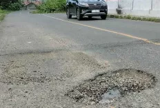 Lubang Oprit Jembatan Belum juga Dilakukan Perbaikan, Bahayakan Pengendara 