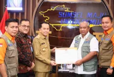 Pj Gubernur Agus Fatoni Terima Bantuan Penanganan Darurat Banjir dari Deputi BNPB RI