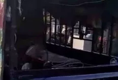 Tidak Ada Tempat Ngungsi, Edison dan Keluarga Terpaksa Tidur Diatas Mobil Pickup