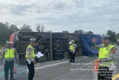 Kecelakaan Maut di Tol Palembang-Kayuagung, Bus Terbalik, Sopir Meninggal Dunia, 9 Penumpang Cedera