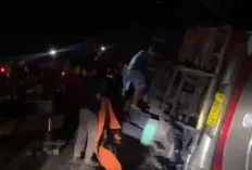 Bus Rombongan Umroh Terguling di Jalintim Muba, Empat Orang Meninggal Dunia