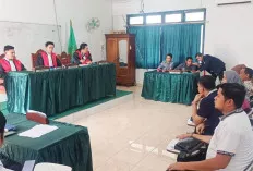 FH IRS Adakan Simulasi Peradilan Semu