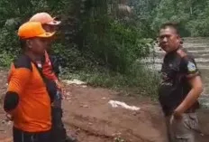 Pencarian Kelvin yang Jatuh dari Jembatan Muara Beliti Kembali Dilanjutkan, Penyelam Sukarela Turun ke Sungai