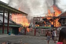Kebakaran Hebat Terjadi di Air Balui Sanga Desa, Si Jago Merah Hanguskan 4 Rumah