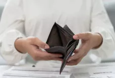Kerja Keras Tapi Tetap Miskin? Mungkin Kebiasaan Ini Biang Keroknya!