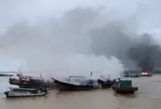 Empat Perahu Nelayan di Banyuasin Dilalap Api, Kerugian Ditaksir Rp 500 Juta  