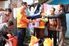 Respons Cepat Musibah Kebakaran di Sekayu, Pemkab Muba Salurkan Bantuan Logistik untuk Korban