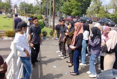 Minimarket Hingga ke Pelosok Desa, Puluhan Masyarakat Datangi Kantor Pemkab Muba 