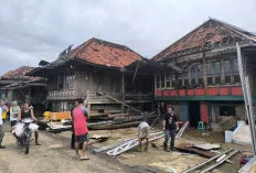Angin Kencang Rusak Puluhan Rumah di Sanga Desa