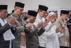 Bareng Keluarga dan Warga Muba, Pj Bupati Apriyadi Salat Id di Rumdin
