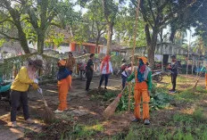 Jumat Berkah di Sungai Lilin: Camat, Danramil, Lurah, dan Warga Kompak Bersihkan TPU Rompok Leban
