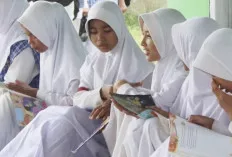Keliling ke Desa Sosialisasikan Gemar Membaca 