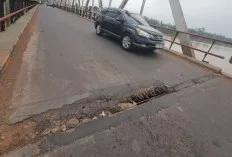 Besi Penyambung Jembatan Sungai Lilin Rusak, Lubang Menganga Ancam Keselamatan Pengguna Jalintim