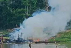 Satu Keluarga Kehilangan Tempat Tinggal, Rumah Rakit Terbakar 