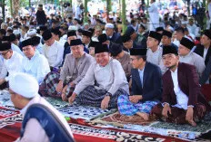 Gubernur Herman Deru dan Wakil Gubernur Cik Ujang Salat Idul Fitri Bersama, Ajak Masyarakat Perkuat Kerukunan 