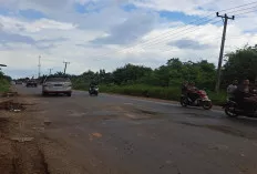Nih Penampakan Kerusakan Jalintim Pinang Banjar Musi Banyuasin, Kerap Bikin Macet 