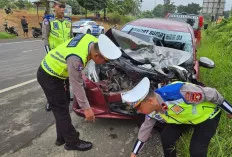 Kecelakaan Maut di Lubuk Linggau, Pemotor Tewas Tertabrak Mobil di Jalur Berlawanan  