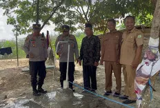 Jelang Peringatan Hari Bhayangkara Ke-78, Polres Muba Bantu Pembuatan Sumur BOR di Ponpes Al Hidayat Al Qur’an