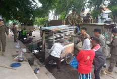 Satpol-PP Palembang Lakukan Penertiban PKL di Jalan Ahmad Yani, Pedagang Tanggapi dengan Perlawanan