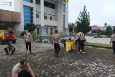 Polres Prabumulih Bersama Warga Bersihkan Vihara Lewat Program BELIDA, Dukung Gerakan Indonesia ASRI