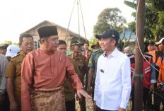 Tinjau Pengerjaan Pemasangan Slab on Pile Jalan Lettu Karim Kadir Gandus Palembang