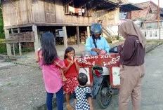 Hujan, Pedagang Es Cream Keliling Alami Penurunan Omset  