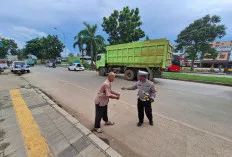 Dump Truk Tabrak Minibus di Soekarno Hatta Palembang, Sopir Diduga Mengantuk