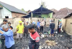 Diduga Korsleting Listrik, Rumah Warga Desa Kemang Muara Enim Ludes Terbakar