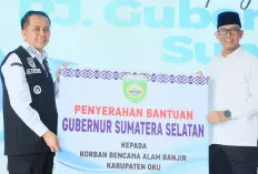 Pj Gubernur Agus Fatoni Salurkan Bantuan untuk Korban Banjir di Kabupaten OKU Total Rp 5 Miliar Lebih