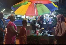 Cuaca Dingin, Ternyata Pedagang Pentol Kuah Ketiban Rejeki 