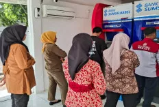Tenaga Honorer Pemkab Muba Serbu Mesin ATM, Ada Apa? 