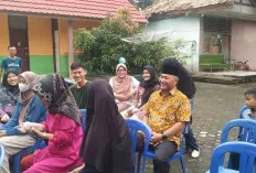 Tidak Mau Istimewa, Pj Bupati Apriyadi Sebelum Nyoblos Ikut Antri Bersama Warga