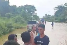 Jalinsum Mura Muratara Tertutup Banjir hingga 1,5 Meter