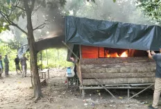 Pemdes Maur Lama Bakar Dua Pondok Diduga Sarang Narkoba