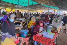Ramadan 1445 Hijriyah, Warga Sungai Lilin Bersiap Berjualan di Pasar Bedug