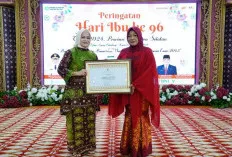 Lurah Mangga Besar Asniliaty, Raih Penghargaan Pemimpin Inspiratif