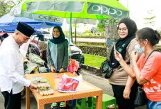 Pedagang Takjil Depan Rumah Dinas Bupati, Minta Jangan Dibubarkan 