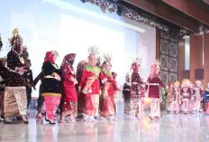 DWP Kenakan Pakaian Adat 17 Kabupaten dan Kota 