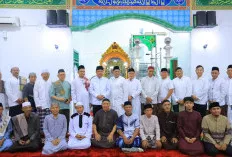 Hangatnya Kebersamaan di Alang-Alang Lebar, Wagub Cik Ujang Salurkan Bantuan Pembangunan hingga Al-Qur'an