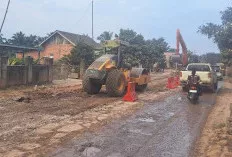 Jalan Talang Siku–Keluang Mulai Diperbaiki, Warga Berharap Pengerjaan Dilakukan Secara Maksimal