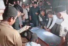 Ribuan Pelayat Saksikan Pemakaman Nizam di Ogan Ilir
