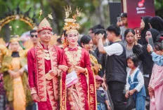 Busana Adat 'Gulai Ampai Ikan Betok' dari Sanga Desa Raih Juara Harapan 1 Lomba Pakaian Adat Modifikasi